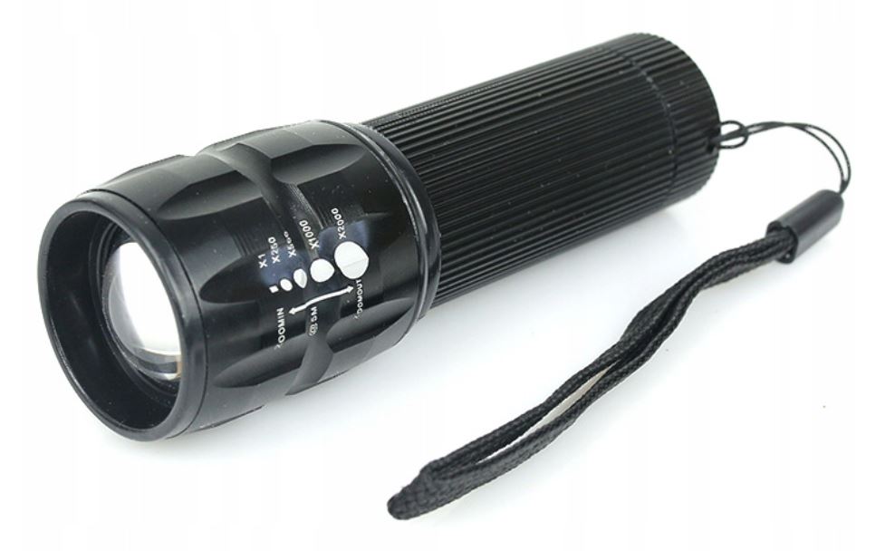 Mała mocna latarka LED  300 lm z zoomem 3xAAA aluminiowa obudowa